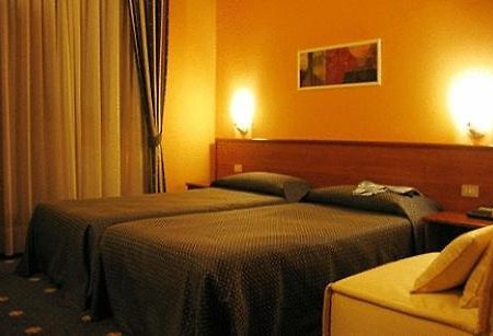Hotel Ristorante Giordano Cavernago Chambre photo